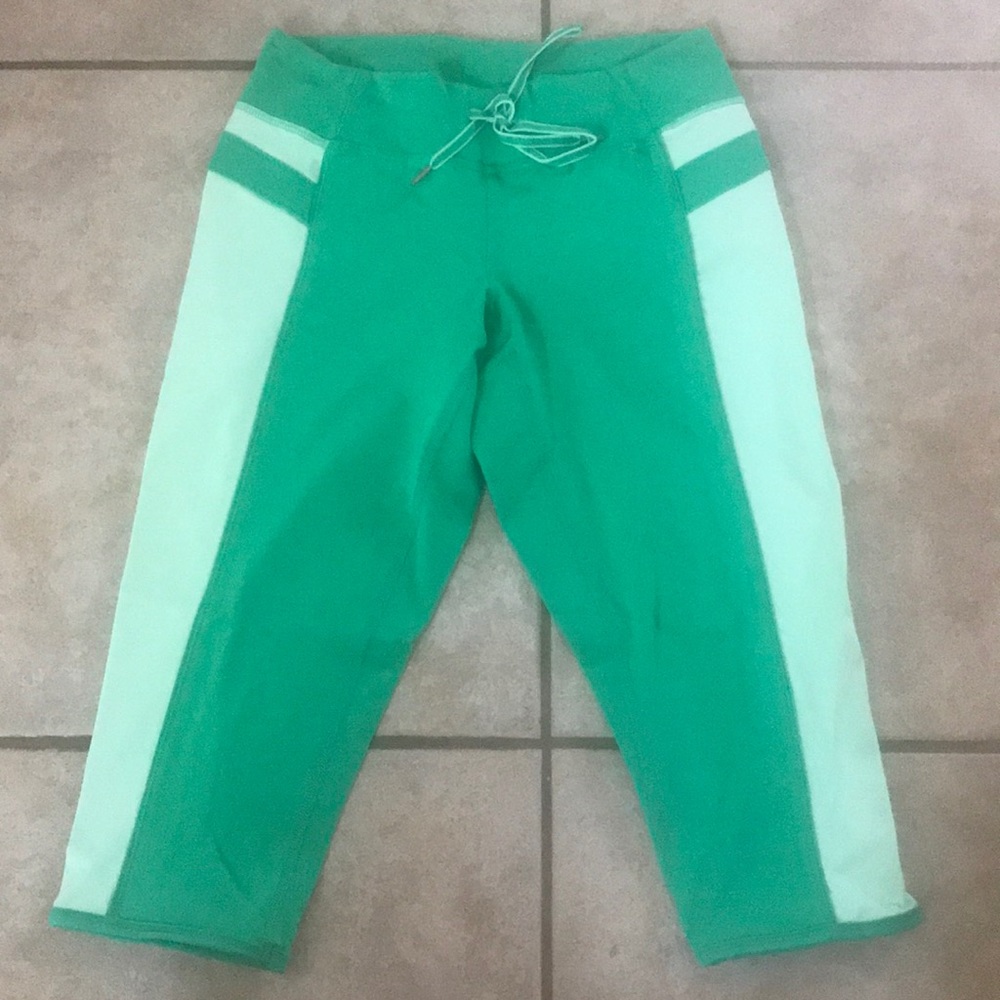 Lululemon crops
